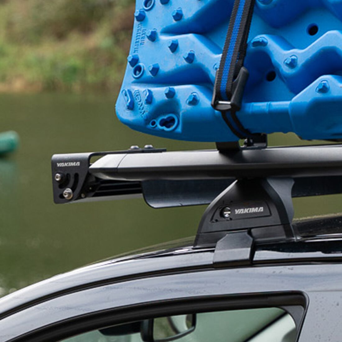 Yakima Roof Rack Inline Light Bracket, , scanz_hi-res